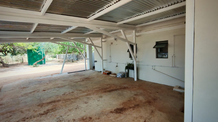 6 Bedroom Property for Sale in Middelburg Eastern Cape